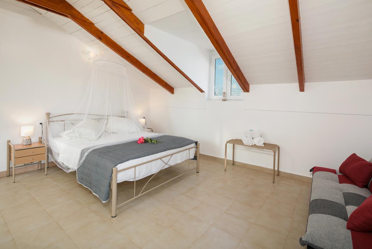 Mare Blu Studios & Suites Laganas Esterno foto